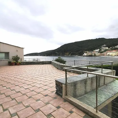 Vila Torre Les Pieds Dans L'eau- Meria