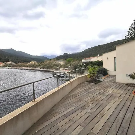 Torre Les Pieds Dans L'eau- Vila *